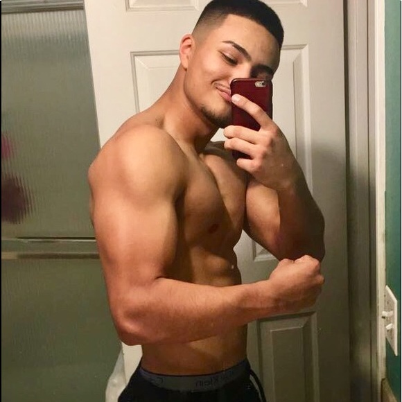 Meet your Posher, Carlos - Picture 2 of 3